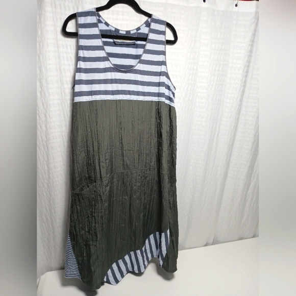 taravao Dresses & Skirts - Taravao Crew Neck Sleeveless Midi Dress.  Size XL